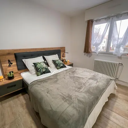 Au Coeur Des Arenes - Parking Prive Lejlighed