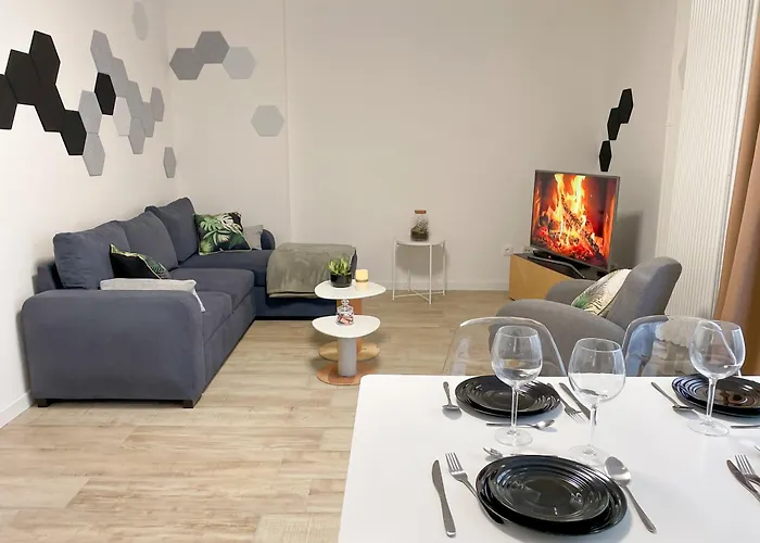 Au Coeur Des Arenes - Parking Prive